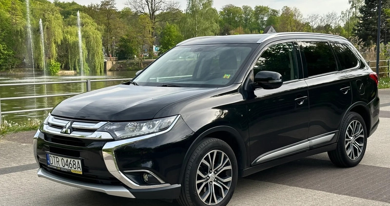 Mitsubishi Outlander cena 79900 przebieg: 210000, rok produkcji 2017 z Wrocław małe 596